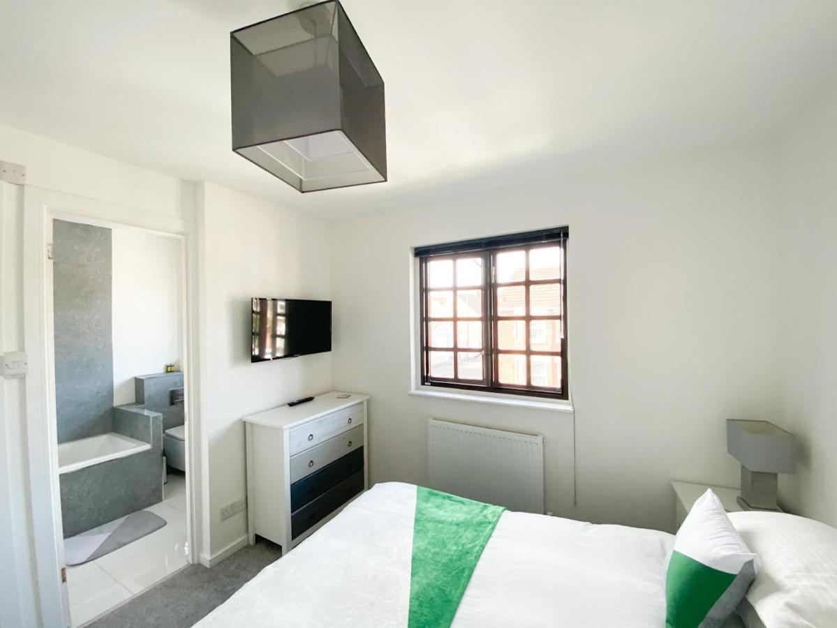 Harbourside House - Great Location - Parking - 2 En-Suites - Sleeps 5 Plus 1 Poole Extérieur photo